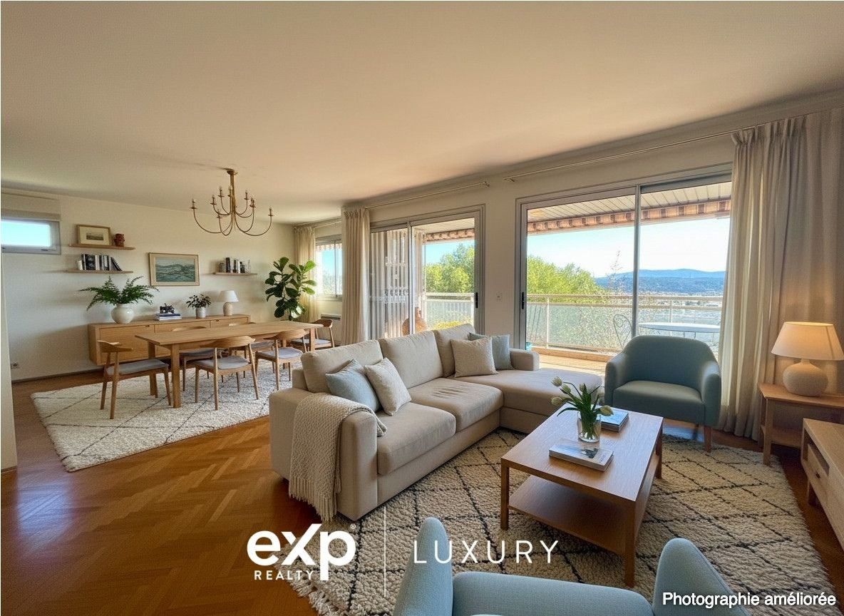 APPARTEMENT 104 M2 - DERNIER ETAGE - VUE PANORAMIQUE - CV A PIEDS 2