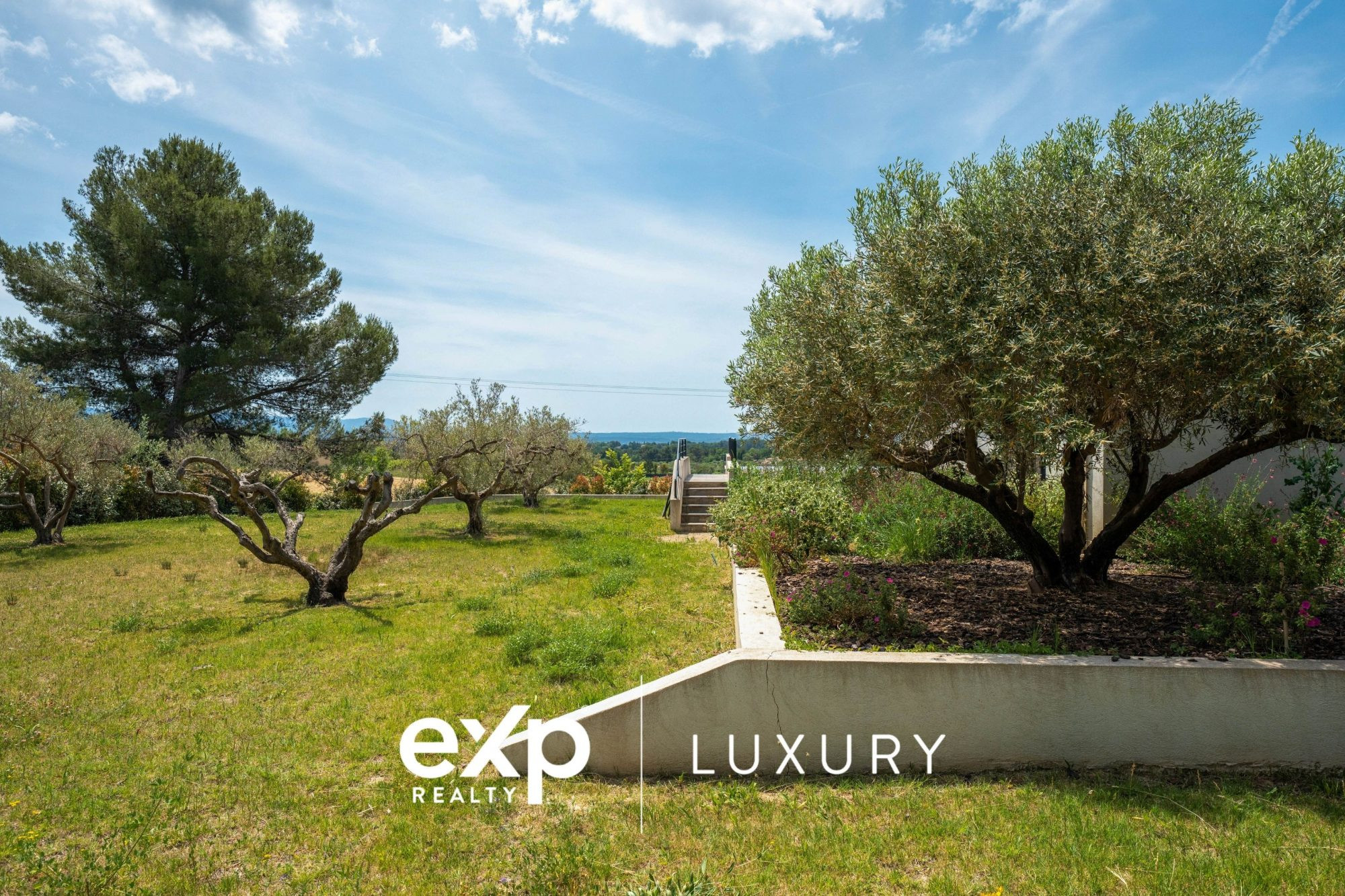 AIX EN PROVENCE - 10 MIN DU CV - GOLF SET CLUB