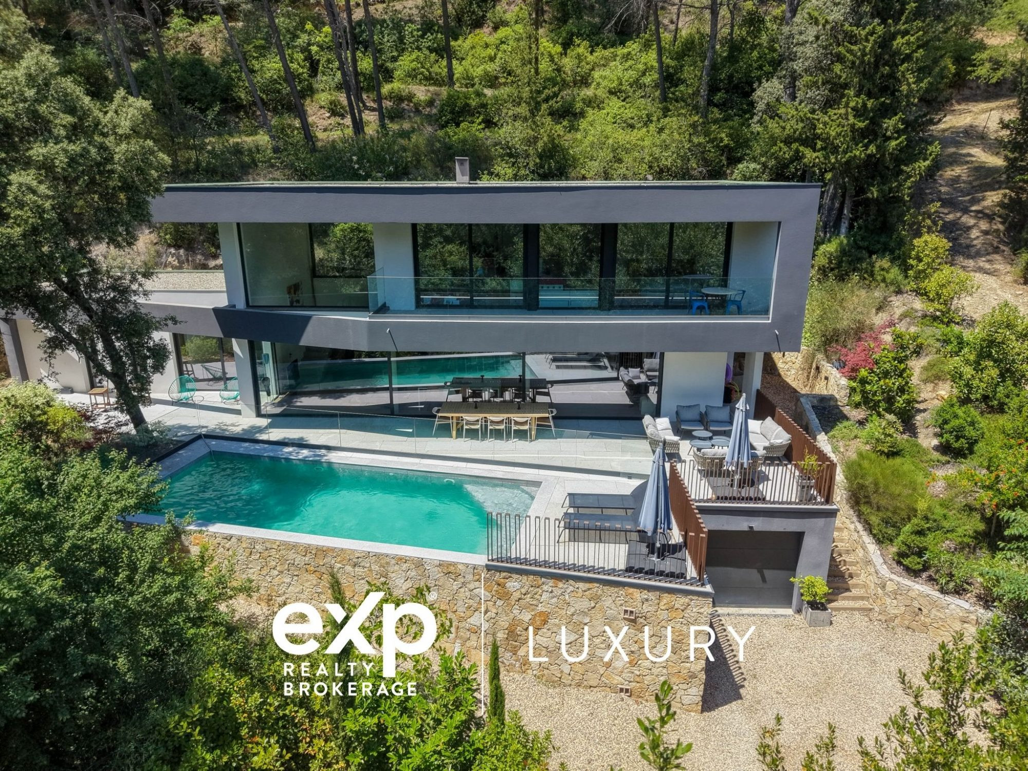 Villa contemporaine 5 pièces avec piscine à Aix-en-Provence, quartier St Marc Jaumegarde